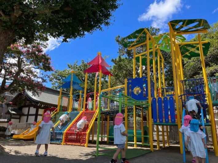 港北区にある城郷幼稚園の園庭