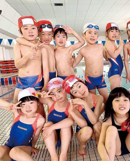 年間を通して週1回、セントラルスポーツでの水泳指導があります。2020年東京オリンピック候補生になった卒園生も（ピッコリーノ学園：都筑区北山田）
