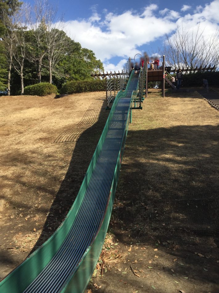 ロング滑り台が魅力の新石川公園(横浜市青葉区/たまプラーザ）