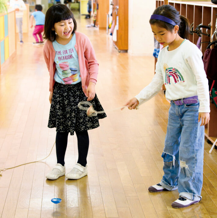 東京都町田市にある和光鶴川小学校。「生活べんきょう・総合学習」の様子