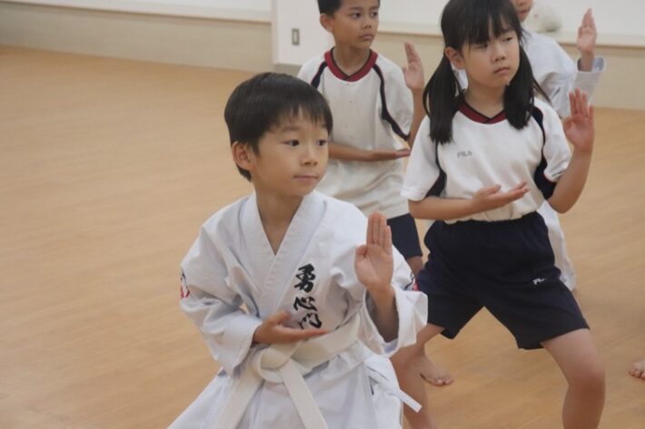 新渡戸文化小学校のアフタースクールの空手