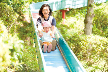 四季折々の自然の中で子どもたちも先生も全力で遊びます！＜柿の実幼稚園（川崎市麻生区）＞