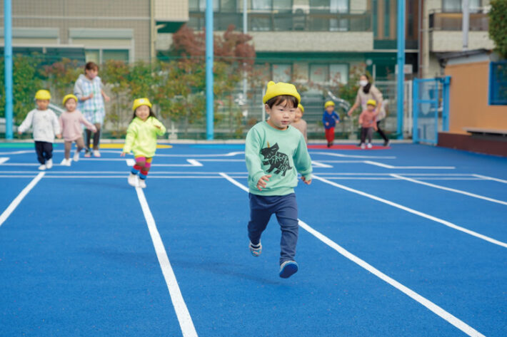 川崎めぐみ幼稚園の園庭「海の広場」