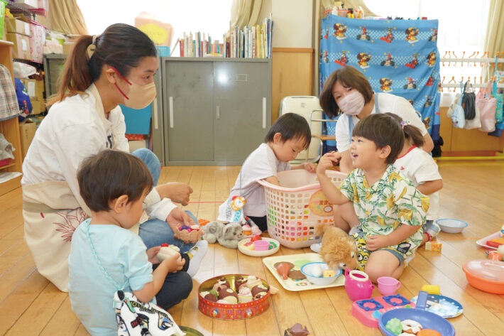 むつみ幼稚園未就園児クラスの自由遊びの様子