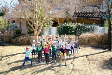 緑豊かなピッコリーノ学園の園舎の様子