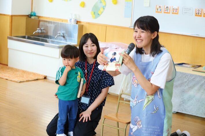 都筑ヶ丘幼稚園未就園児クラスのお誕生日会の様子