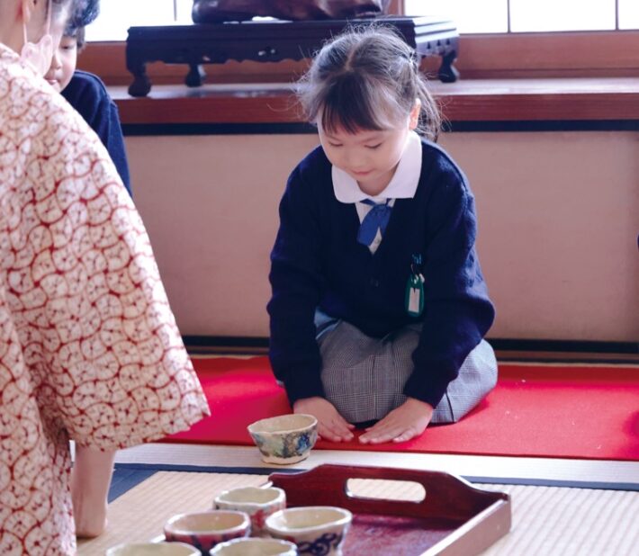 宮前幼稚園・宮前おひさまこども園で開催されているお茶会の様子