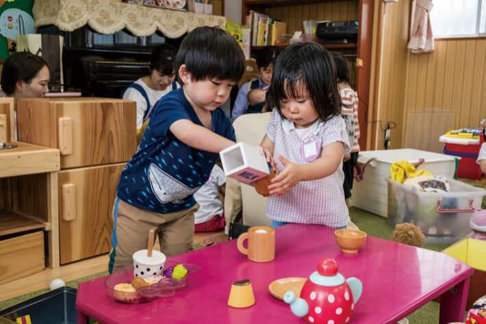 もえぎ野幼稚園未就園児クラスの自由遊びの様子