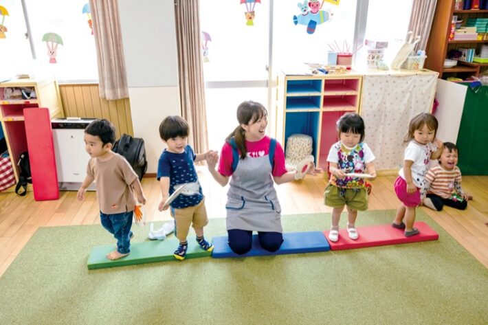 もえぎ野幼稚園未就園児クラスのミニ発表会の様子