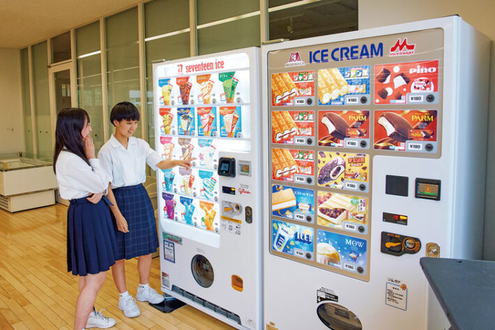 神奈川学園中学・高等学校のアイス自販機