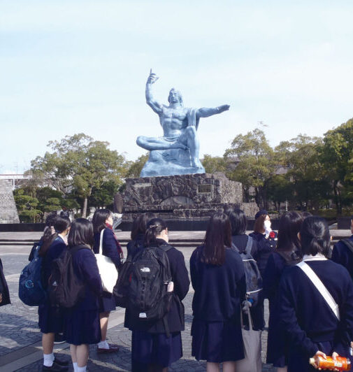 清泉女学院中学の修学旅行の一コマ