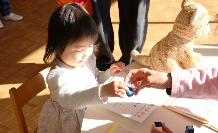 横浜市都筑区にあるすぎの森幼稚園。プレ保育の様子