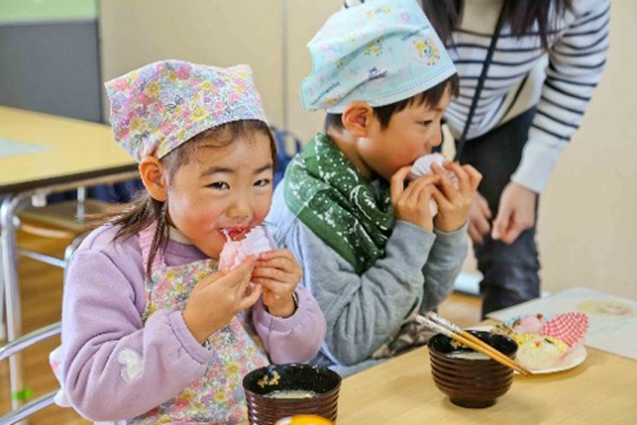 ビタミンママの食育キャラバン「ころころおにぎりレシピ」