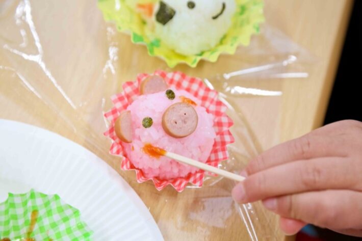 ビタミンママの食育キャラバン「ころころおにぎりレシピ」