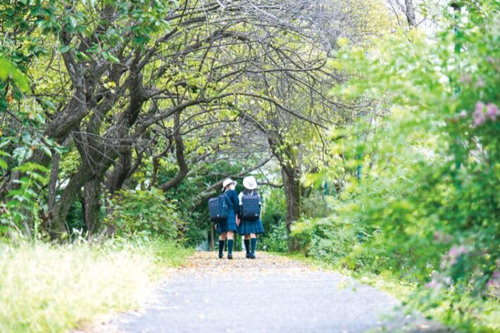 相模女子大学小学部の校内