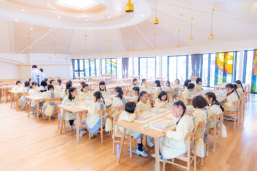 2024年より自校給食が開始！新棟のランチルームでおいしい給食を～カリタス小学校～