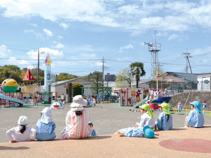 すぎの森幼稚園の広い園庭