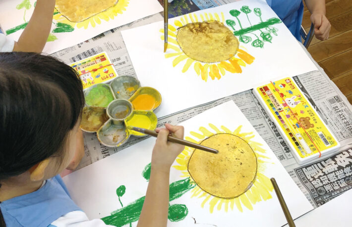 むつみ幼稚園の絵画制作