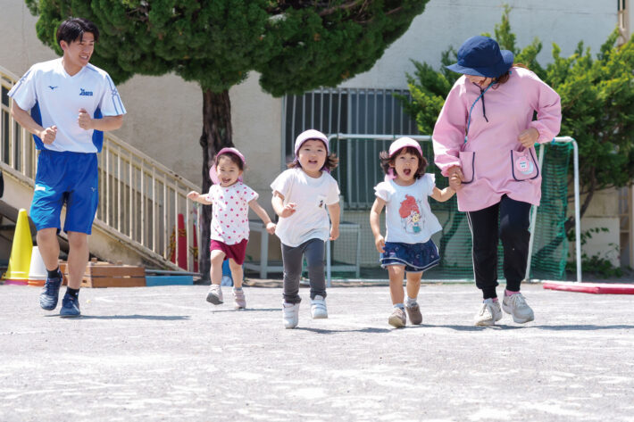 横浜さくら幼稚園満３歳児クラスさくらんぼ組・ぶどう組
