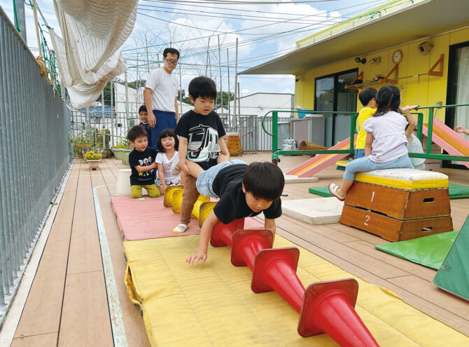 つどいの森もみの木こども園の体操サーキットあそび