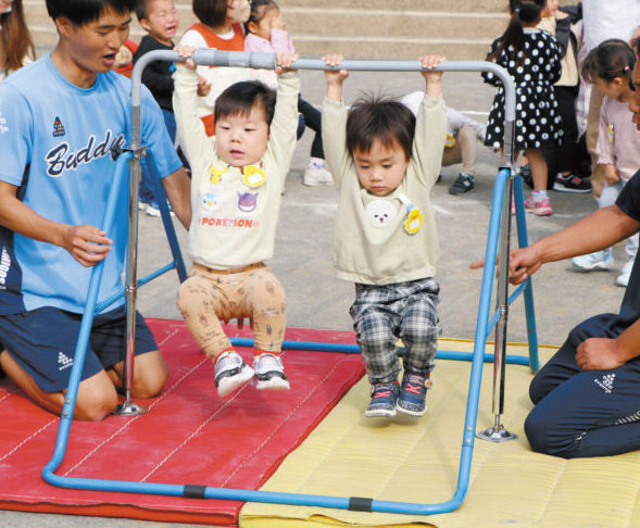 すぎの森幼稚園ひよこくらぶの体操の時間