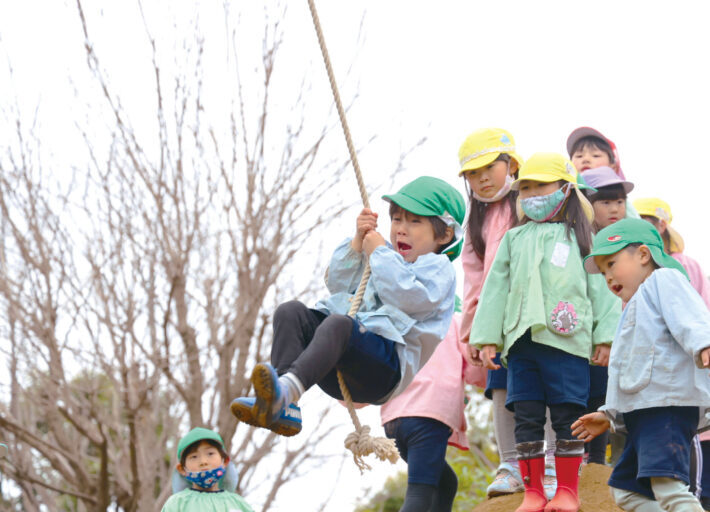 宮前幼稚園の自然豊かな遊び場