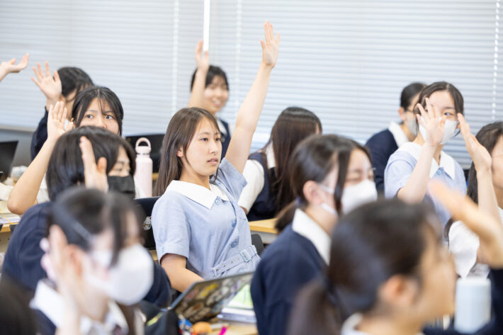 清泉女学院中学高等学校 正しい倫理観とは何か、昨今の生成AI技術に照らし合わせて学びます