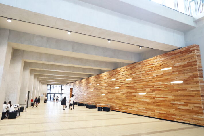 成城学園中学校高等学校のコリドー