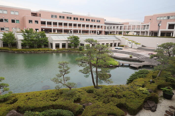 駒沢学園女子中学校・高等学校 職員室脇のティーチングカウンター