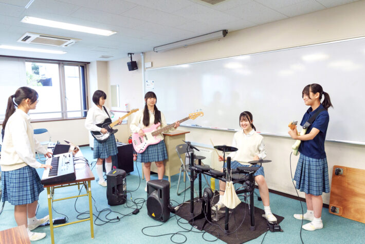 玉川聖学院中等部・高等部の軽音楽部