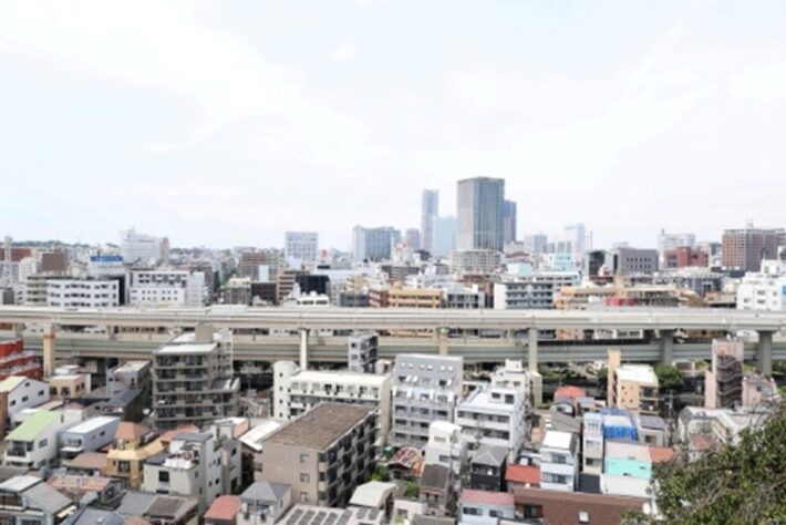 横浜女学院中学校高等学校の屋上や1.2年生の校舎の廊下から眺める景色は絶景！