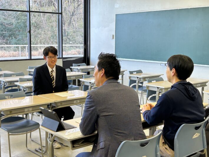 桐蔭学園中等教育学校のプレゼン型三者面談
