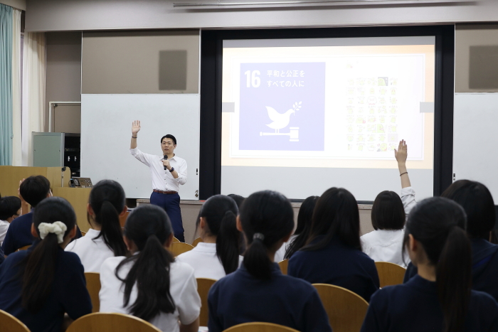 青稜中学校・高等学校のSDGsの課題に取り組む青田校長ゼミ