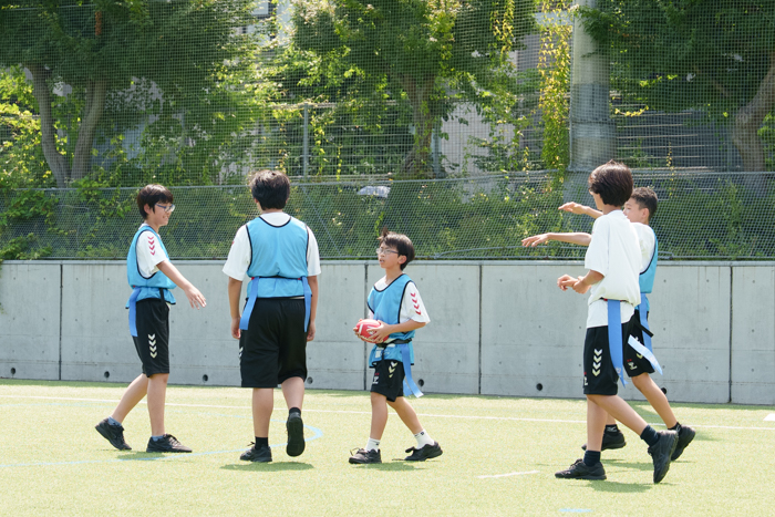 東京都市大学付属中学校・高等学校のフラッグフットボールは、野球のようなルール進行です。