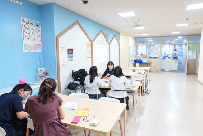 神田女学園中学校高等学校の自習スペース