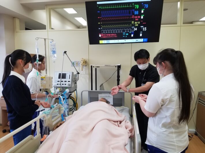 昭和中学校・昭和高等学校　「昭和医科大学」の授業風景