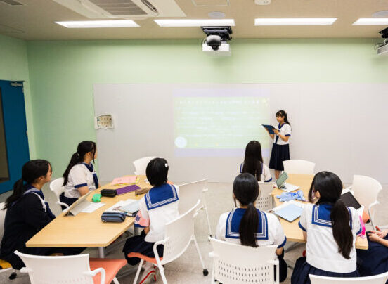 日本女子大学附属中学校・高等学校の「年間研究」の授業