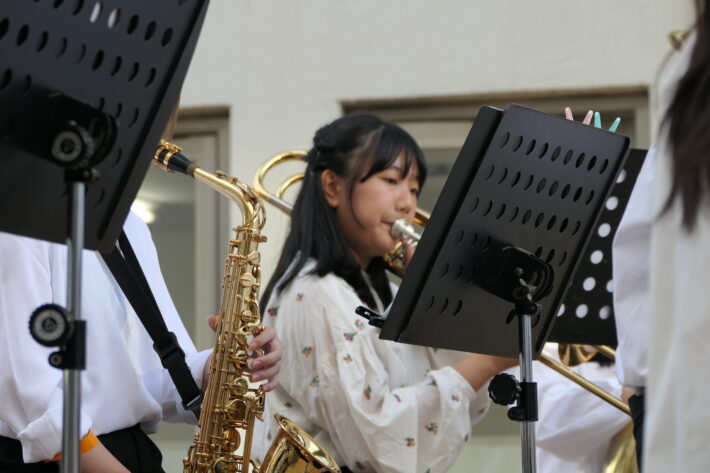 駒沢学園女子中学校 りんどう祭のステージにて演奏中