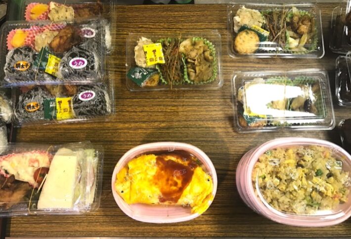 聖ドミニコ学園中の出張販売ランチ