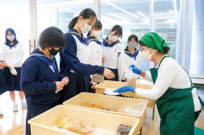 神奈川学園中学・高等学校のパン販売