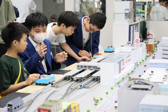 東京都市大学付属中学校・高等学校の文化祭の様子