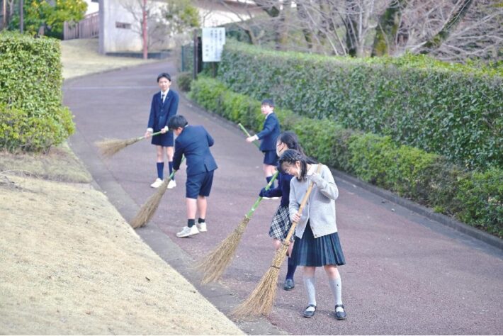玉川学園の美化労作」