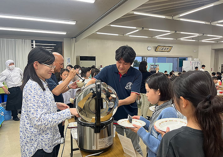 昭和女子小の学寮での食事時間