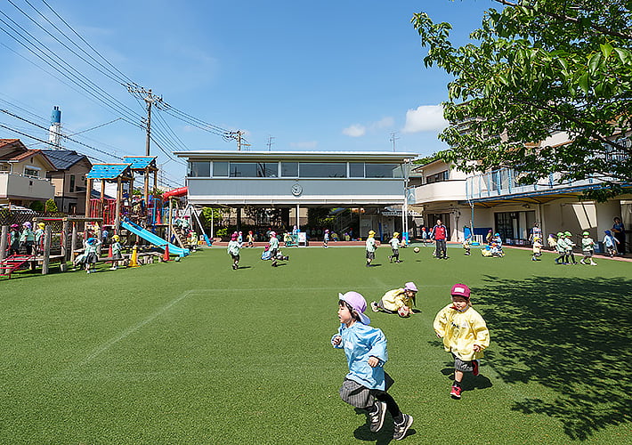 エクレス幼稚園の芝生