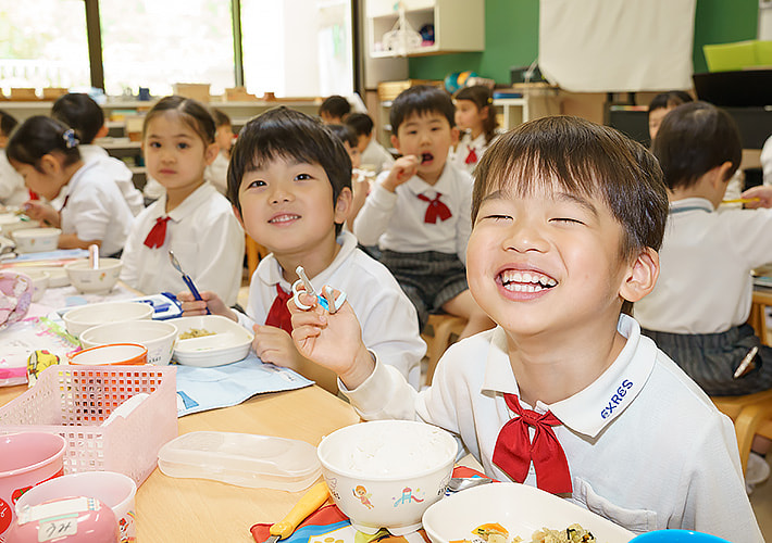 エクレス幼稚園の給食