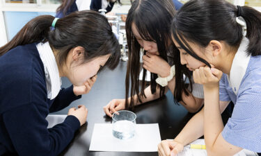 【2026特長ある学び】命の大切さを実感する「生物」の授業で人生を豊かに。清泉女学院中学高等学校の理科教育